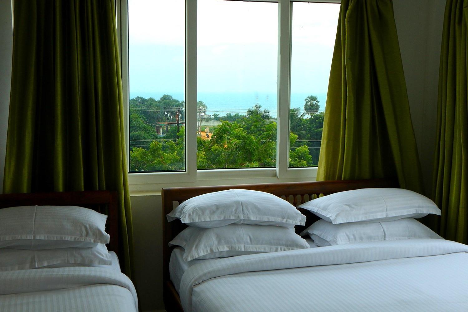 Le Holiday Inn Pondicherry Exterior photo