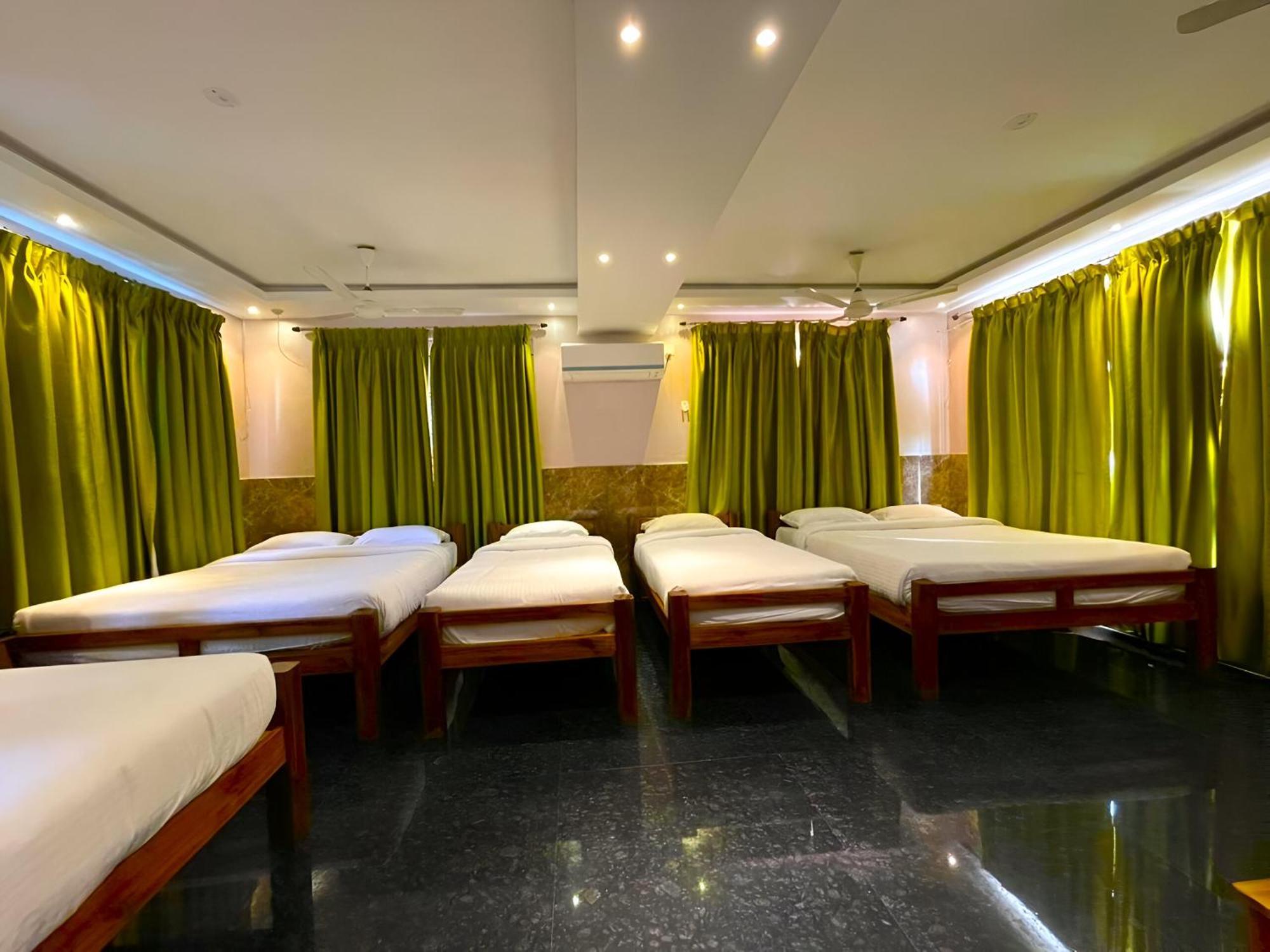 Le Holiday Inn Pondicherry Exterior photo