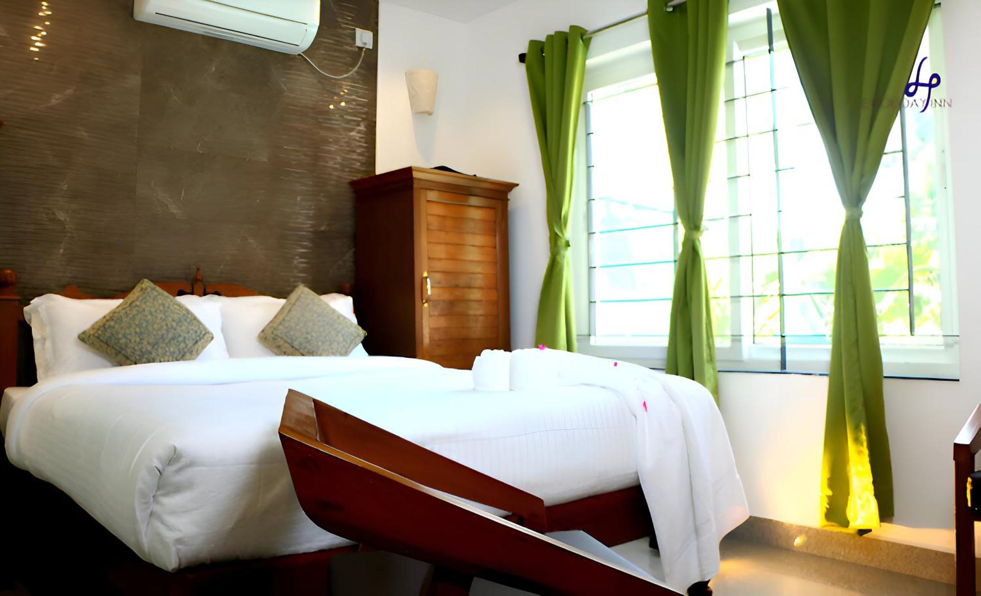 Le Holiday Inn Pondicherry Exterior photo