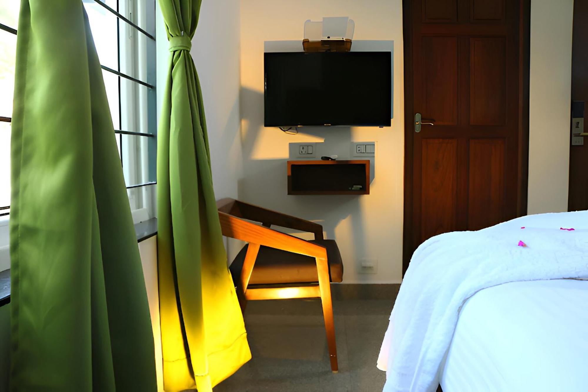 Le Holiday Inn Pondicherry Exterior photo